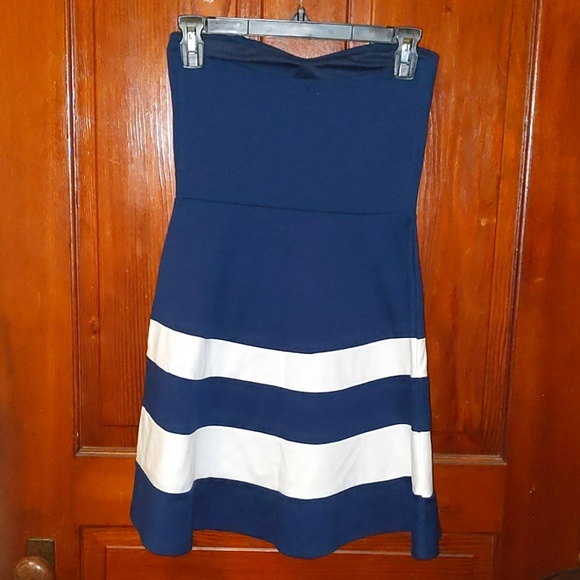 Strapless navy blue dress with white stripes - Picture 2 of 2